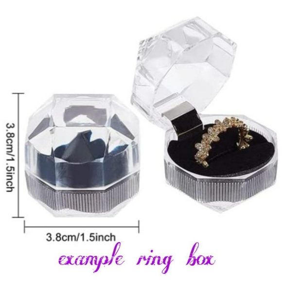 Swarovski Elements - Size 6½ - 18K gold plated ring as pictured - Picture 7 of 8